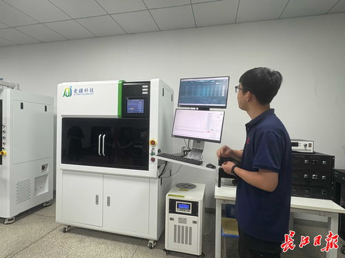 效率提升12倍！我國(guó)首個(gè)太陽(yáng)能電池智能檢測(cè)大模型問(wèn)世，引領(lǐng)新興能源技術(shù)研發(fā)新浪潮